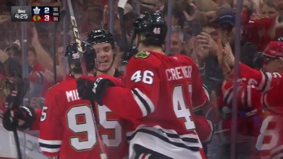 Dach scores late in 3rd period to lead Blackhawks to 3