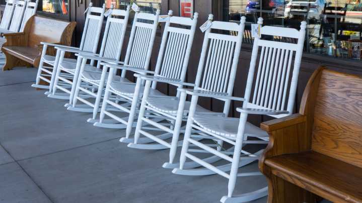What Brand Is Behind Cracker Barrel's Rocking Chairs And If They're Worth Buying