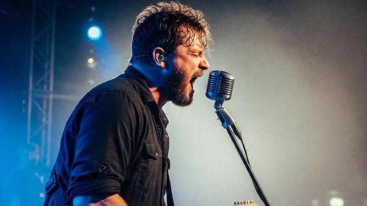 La era de las voces imposibles: así es el negocio de la música con IA