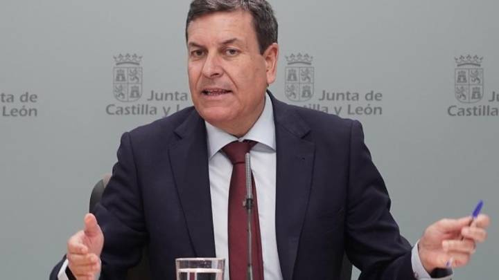 La Junta pone fecha a negociar los presupuestos y Martínez insiste en que sea sólo con él