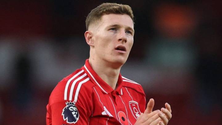 Three players on Man Utd's transfer wish list