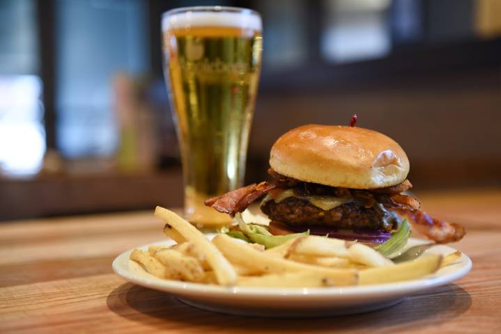 Country music star says he stopped eating at chain that inspired hit song: ‘I can’t do it again’