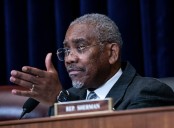 Demócratas de la Cámara de Representantes presionan para que se vote la prohibición de una acción militar en Venezuela