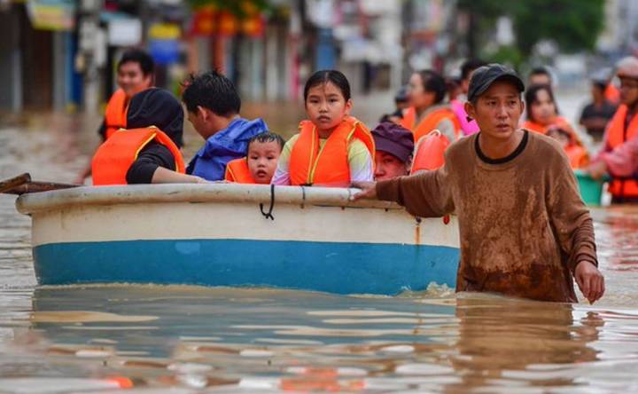 Death toll from Vietnam flooding climbs to 90