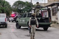 Autoridades ministeriales catean probable punto de venta de droga en Cancún