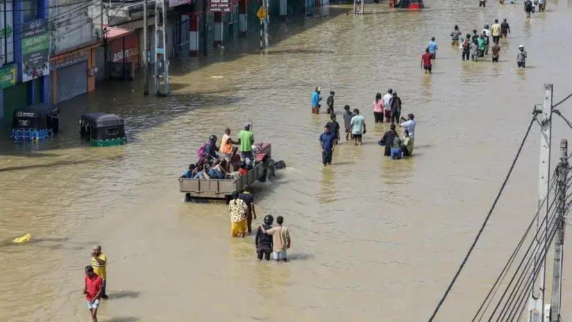 Las inundaciones que azontan Indonesia, Tailandia y Sri Lanka dejan ya 790 muertos y cientos desaparecidos