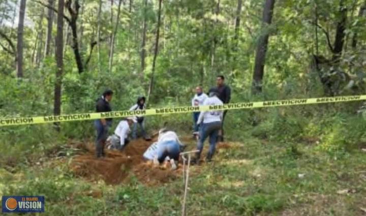 Localizan cuatro cadáveres, en una fosa clandestina en Uruapan