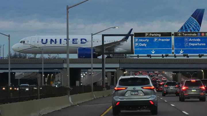 FAA reducing air traffic by 10% across 40 'high