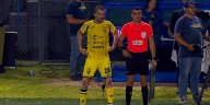 Insólito: el presidente de un club paraguayo ingresó a jugar un partido con su equipo a los 51 años y batió un récord