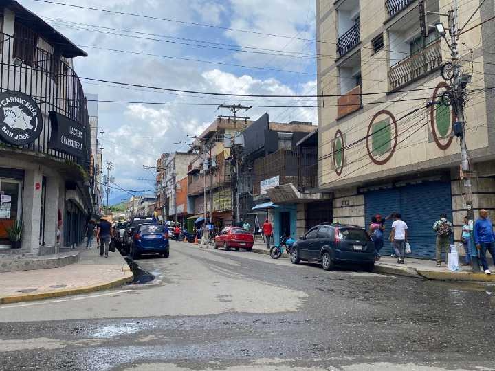 Comerciantes de Cagua aún no sienten el ambiente navideño