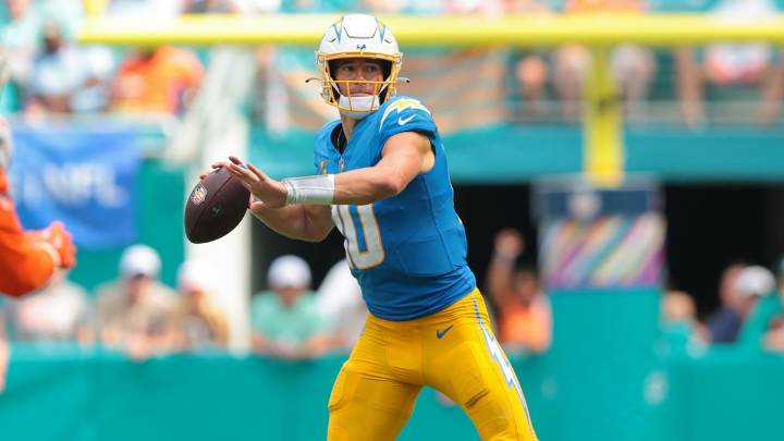 Chargers’ Justin Herbert keeps it 100 on sneaky Tom Brady, Peyton Manning comparison