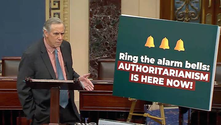 Oregon’s U.S. senators reject surprise deal to reopen federal government, rail against ‘real villain’