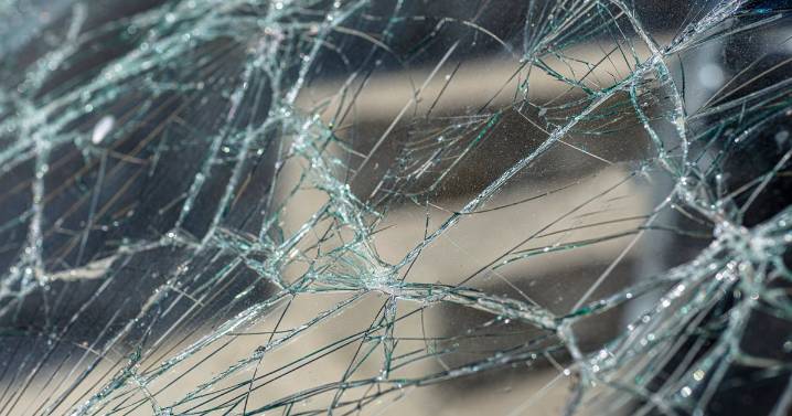 2 killed, 1 gravely injured in crash west of the Twin Cities