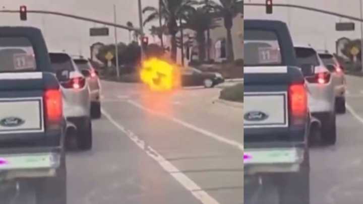 Joven en una motocicleta se prendió en llamas tras chocar contra un vehículo, las imágenes son impactantes