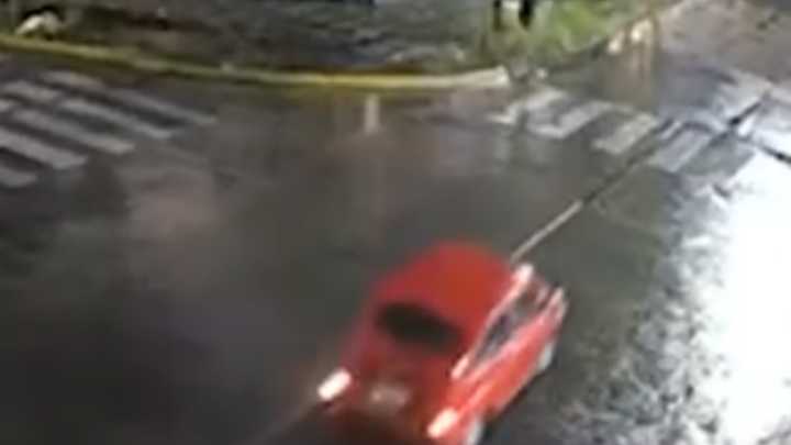 Tres detenidos en 9 de Abril por el robo de un automóvil