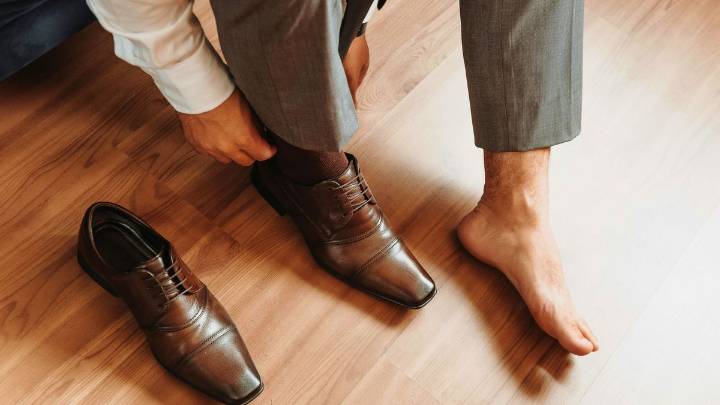 Qué significa ponerse el zapato derecho antes que el izquierdo según la psicología del comportamiento