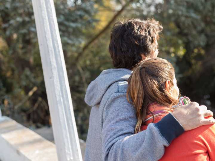 Cómo es la teoría del primer amor del hombre y qué dice sobre sus futuras relaciones