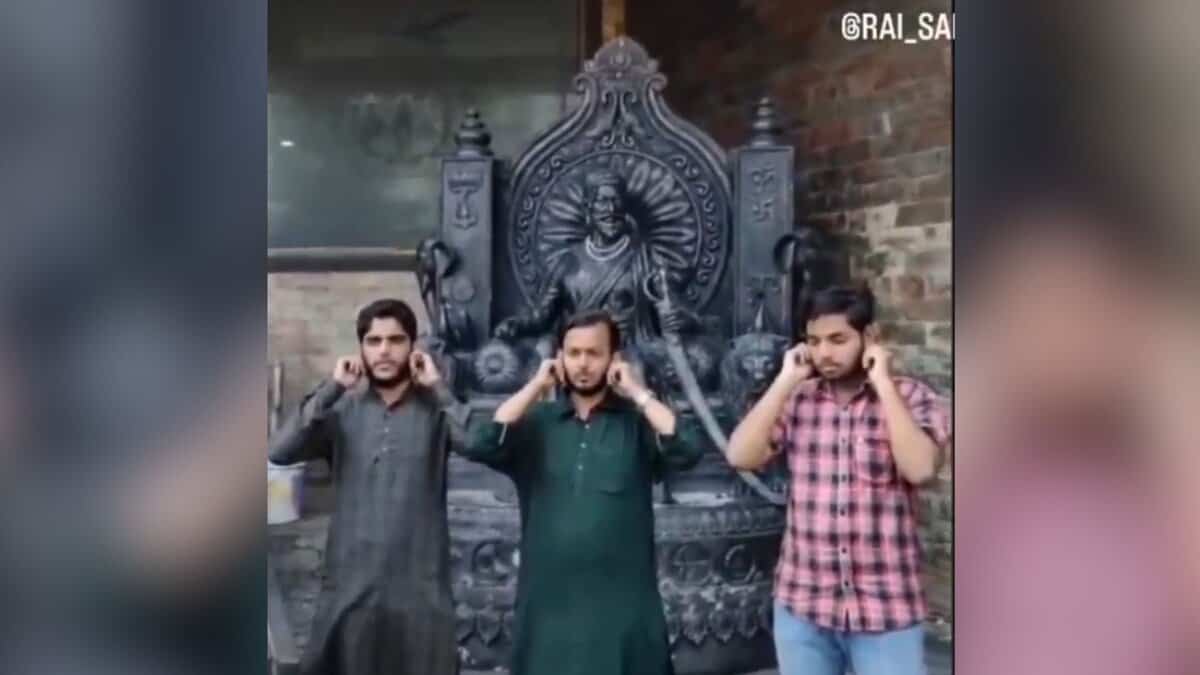 Maharashtra students forced to apologise, touch idol after offering namaz