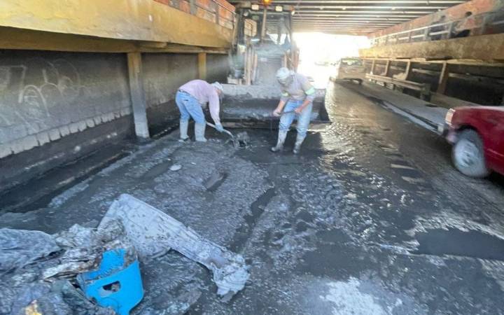 Interapas da mantenimiento al cárcamo del puente Manuel J. Othón