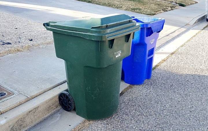Separation of household trash, grass and leaves ends Monday