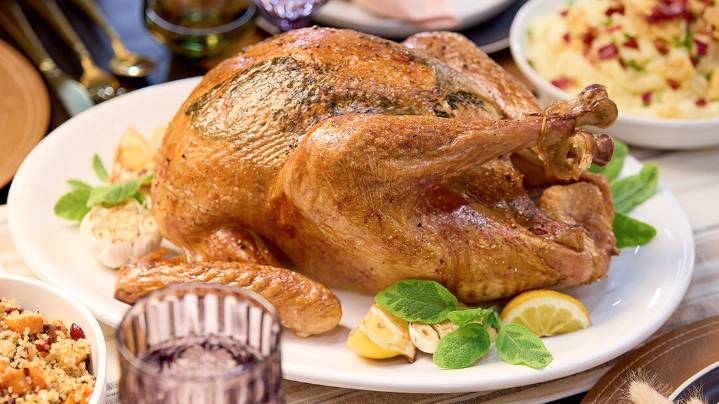 What does the Farm Bureau say Thanksgiving dinner cost will be?