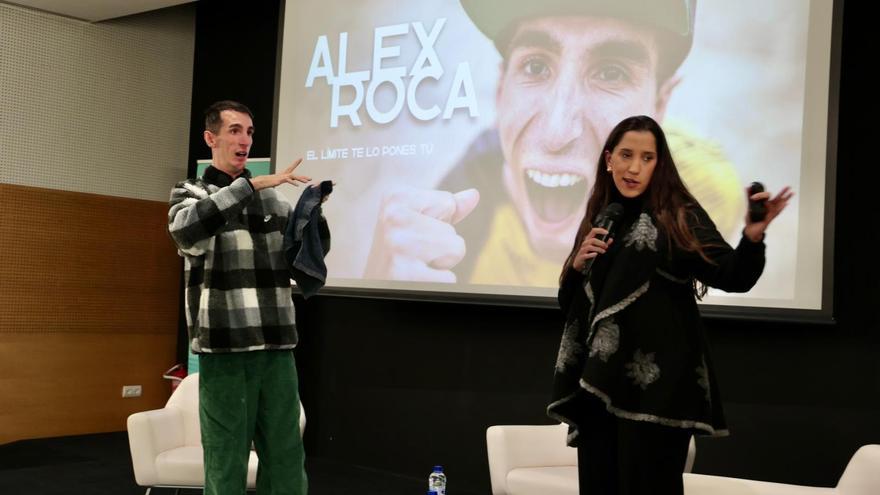 El maratoniano con discapacidad Alex Roca imparte una charla en Alicante
