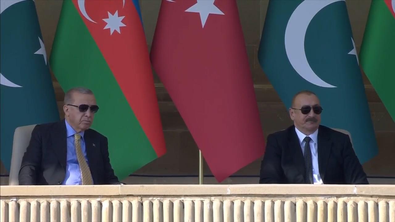 President Aliyev and foreign dignitaries attend Victory Day parade in Azerbaijan capital