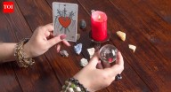Tarot Cards Predictions Today, November 19, 2025: The cards reveal transformation, these zodiac signs will shed old patterns