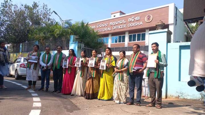 Odisha bypolls: BJD urges removal of BJP's banners from govt premises in Nuapada