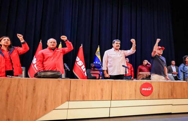 Maduro agradece al papa por llamar al diálogo entre EEUU y Venezuela