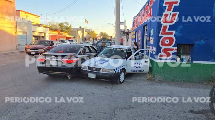 Lesionados en accidente de taxi en Monclova: colisión con Toyota Camry
