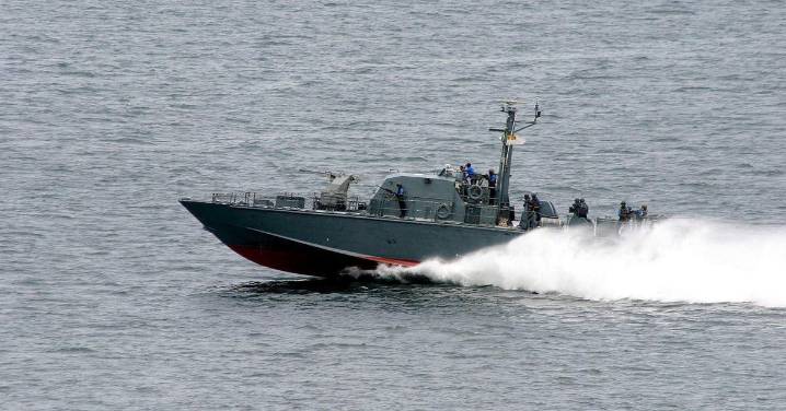 Atacó EUA 2 veces una misma lancha en el Caribe para matar a sobrevivientes, según medios