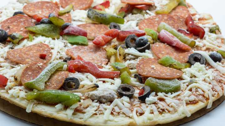 Reddit Says This Aldi Pizza Looks Just Like The Picture On The Box