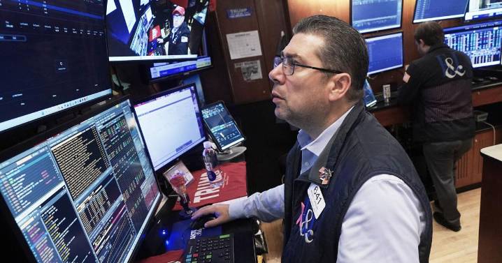 U.S. stocks rise as Wall Street looks to add to its winning streak