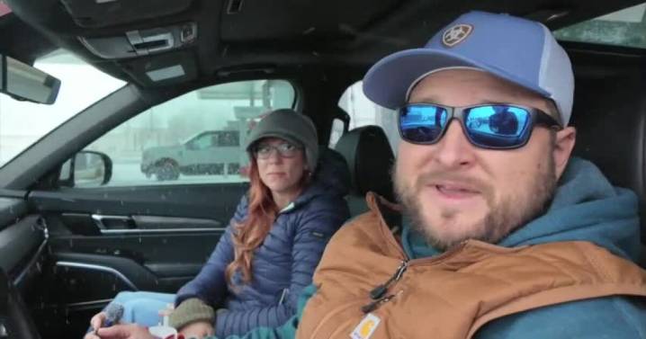 Strong winds cause power outages, travel hazards across Washington County on busy holiday travel day