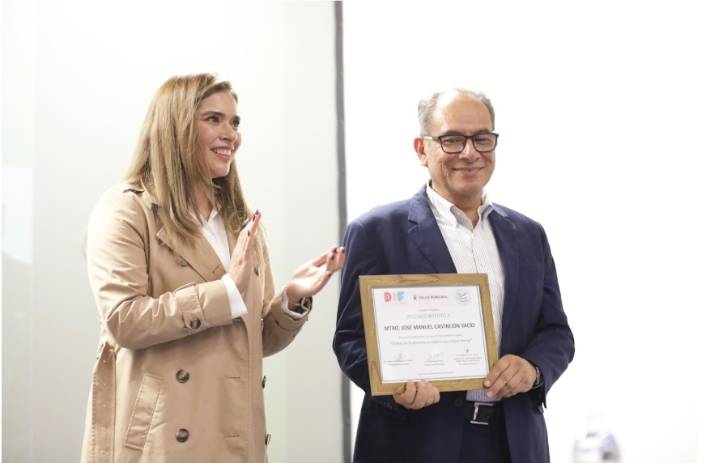 Presenta DIF conferencia sobre salud mental