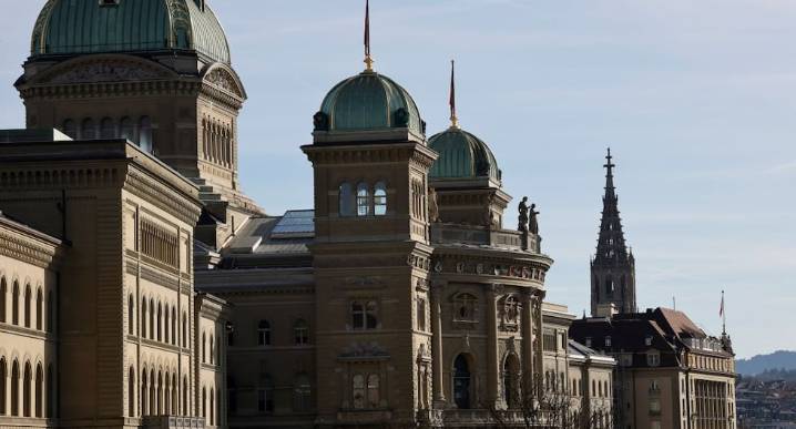 EE.UU. y Suiza alcanzan acuerdo para bajar aranceles al 15% e impulsar inversión