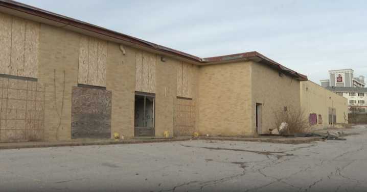 Omaha City Council approves $310,000 to demolish abandoned hotel despite owner's plea for delay