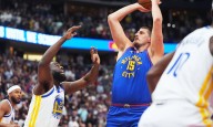 Los Nuggets dominan a unos Warriors carentes de Stephen Curry; Jokic roza otro triple doble.