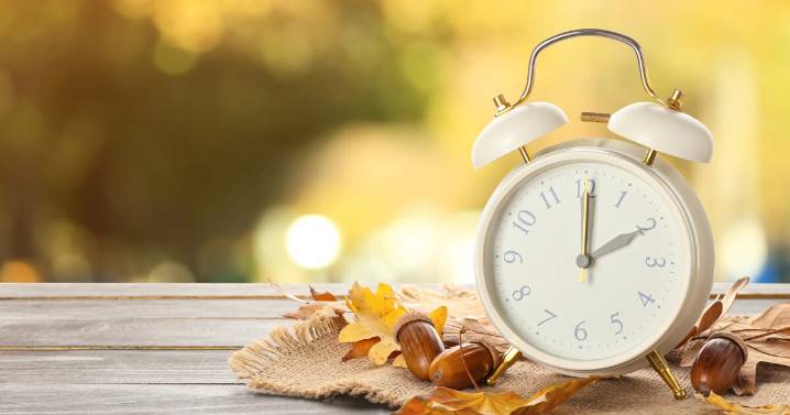 Don’t forget to fall back: Daylight saving time ends Sunday morning