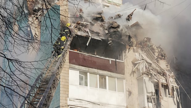 Heavy Russian attack on Ukraine kills 16, injures dozens, officials say