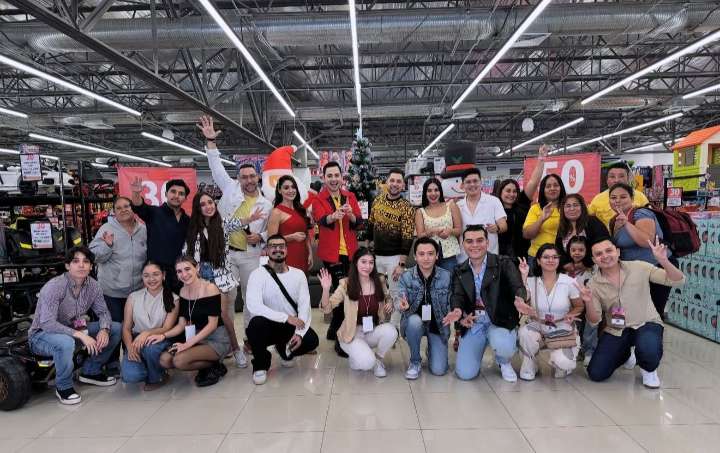 Participan alumnos de Economía Internacional en «Congreso Empréndete» en CINTERMEX MTY