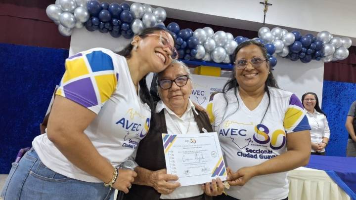55 años dándole a la Educación