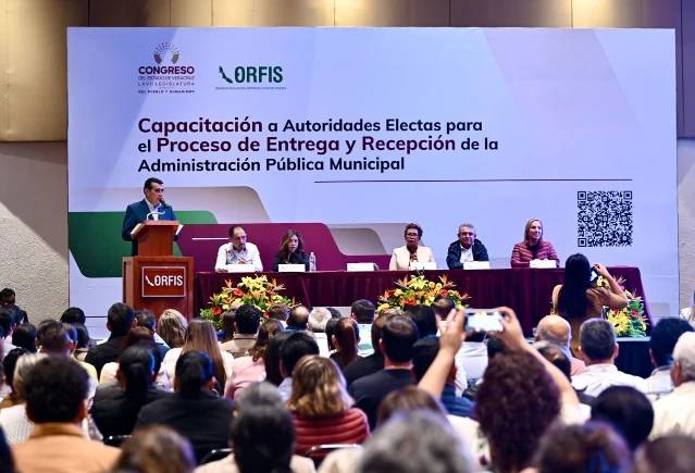 Exhorta Congreso a crear gobiernos municipales honestos y autocríticos