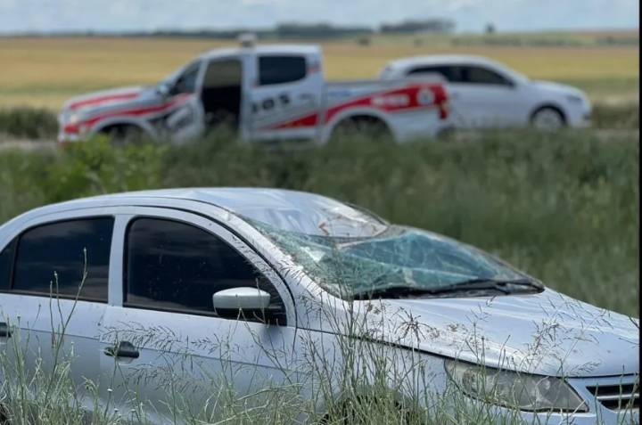 Un auto despistó y volcó en la Ruta 18, pero su conductora resultó ilesa