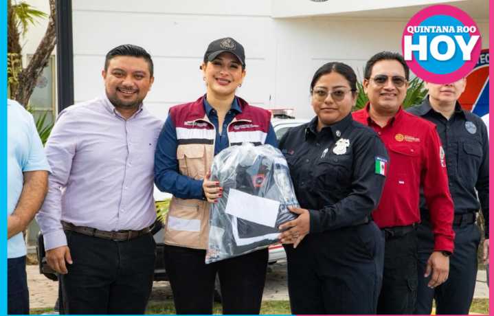 Estefanía Mercado fortalece los cuerpos de emergencia con nuevos uniformes