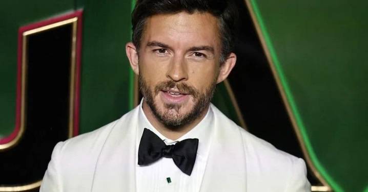 El actor británico Jonathan Bailey, el hombre más sexy del mundo de 2025 para la revista 'People'