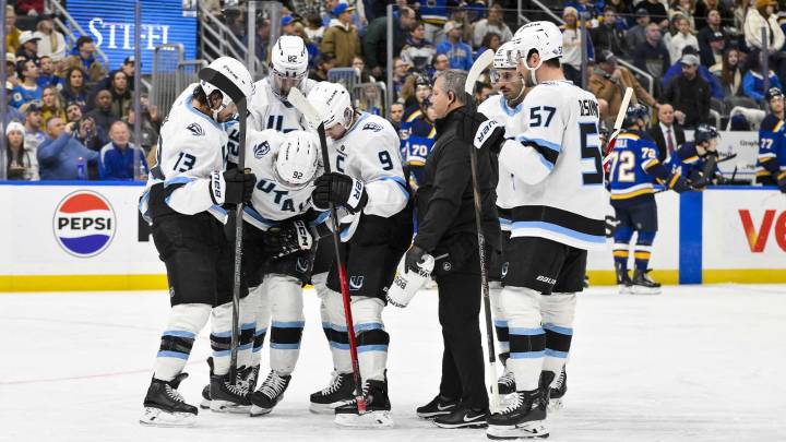 Mammoth’s Logan Cooley suffered scary injury after knee