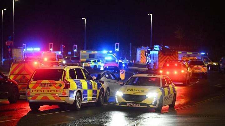 Dos detenidos por apuñalar a “múltiples personas” en un tren cerca de Cambridge