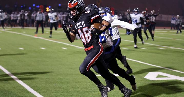 Coconino football fends off Mesquite to advance in state playoffs